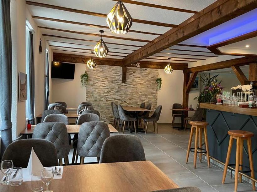 Hotel Restaurant Du Moulin Fleurier المظهر الخارجي الصورة